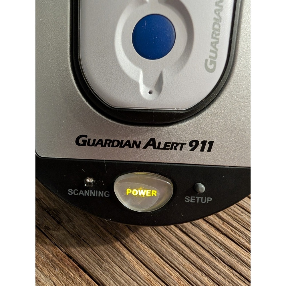LOGICMARK MODEL 30511 GUARDIAN ALERT 911 IN-HOME EMERGENCY ALERT SYSTEM - Picture 2 of 12